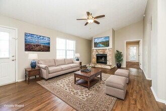 881 Jackson Rd, Unit 0301 in Jacksonville, FL - Foto de edificio - Building Photo