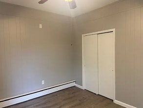 32 Clyde St, Unit 2nd Floor in West Warwick, RI - Building Photo - Building Photo