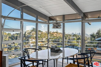 2690 Hollyridge Dr in Los Angeles, CA - Building Photo - Building Photo