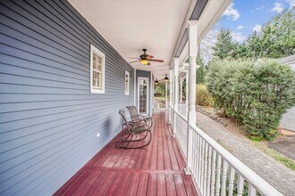 1009 Madison Ln in Falls Church, VA - Building Photo - Building Photo