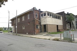 4434 Warner Rd in Cleveland, OH - Building Photo - Other