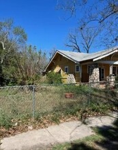 215 Avondale Ave in San Antonio, TX - Building Photo - Building Photo