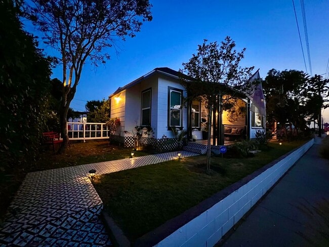 18408 E Covina Blvd in Covina, CA - Building Photo - Building Photo