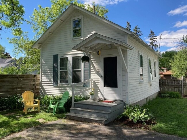 1000 E North St, Unit C