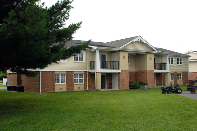 Hollybrook Farms Apartments in Laurel, DE - Foto de edificio - Building Photo