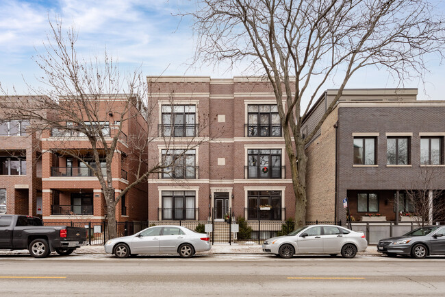 3741-3743 N Damen Ave in Chicago, IL - Building Photo - Building Photo