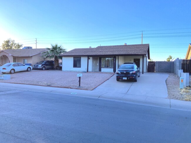 2512 W Riviera Dr in Tempe, AZ - Building Photo - Building Photo