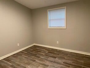 505 Pearson Dr in Jackson, TN - Foto de edificio - Building Photo