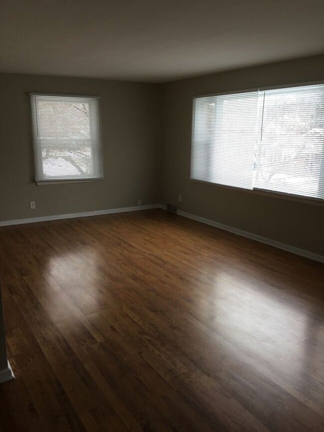 1517 Greenwood Ave, Unit 1517 in Rockford, IL - Foto de edificio - Building Photo