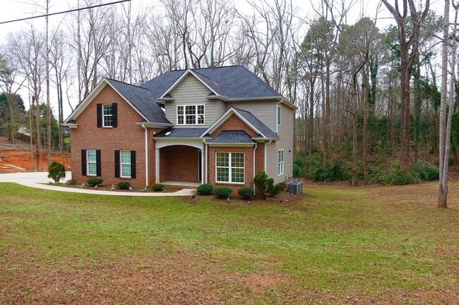 200 State Rd S-42-2591 in Roebuck, SC - Building Photo - Building Photo