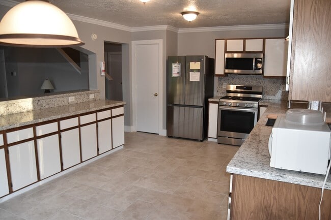 1623 Stonehaven Village Cir