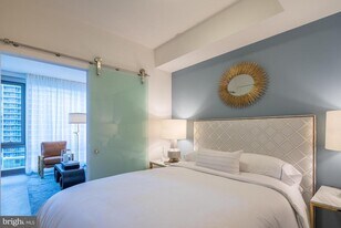 1800 N Lynn St in Arlington, VA - Building Photo