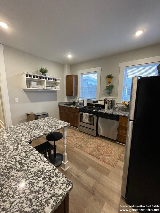548 E 7th St, Unit 3 in Boston, MA - Foto de edificio