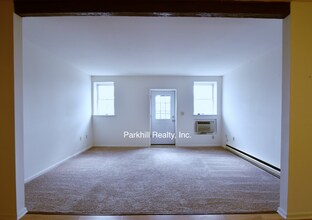 410 W Pennsylvania Ave in Pen Argyl, PA - Building Photo - Building Photo