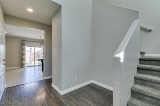 7920 Bartlett Peak St in Las Vegas, NV - Building Photo - Building Photo