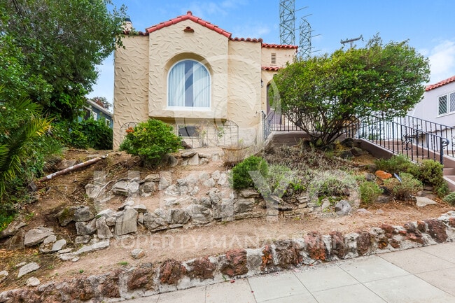 property at 4753 El Centro Ave