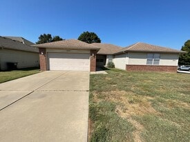 3839 S Jonathan Ave in Springfield, MO - Building Photo