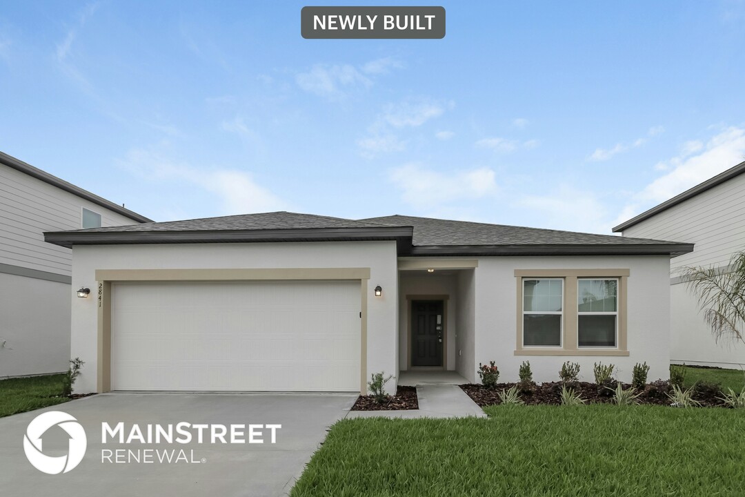 2841 Neverland Dr in New Smyrna Beach, FL - Building Photo