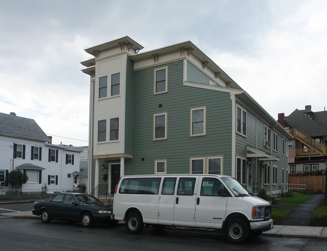 76 Newbury St in Lawrence, MA - Building Photo - Building Photo