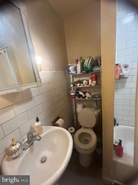 property at 453 W Gay St