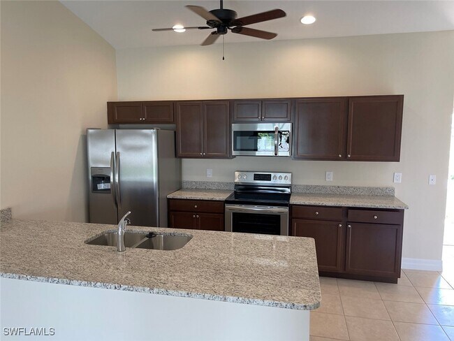 1003 Andalusia Blvd in Cape Coral, FL - Building Photo - Building Photo