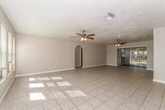 1705 SE 8th Terrace in Cape Coral, FL - Foto de edificio - Building Photo