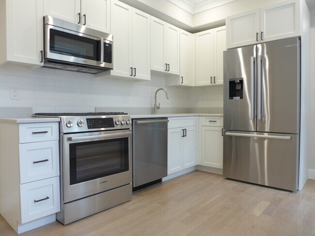 80 Strathmore Rd, Unit 6 in Boston, MA - Building Photo - Building Photo
