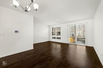 2246 Venture Dr in Schaumburg, IL - Building Photo - Building Photo
