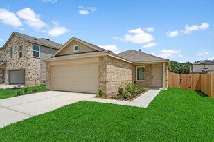 25745 John Wayne Dr in Splendora, TX - Building Photo