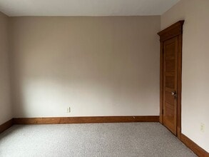 25 High St, Unit Third floor right in Chicopee, MA - Building Photo - Building Photo