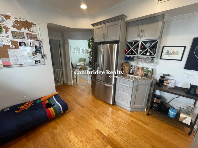 65A Oak St, Unit 2A in Somerville, MA - Foto de edificio - Building Photo