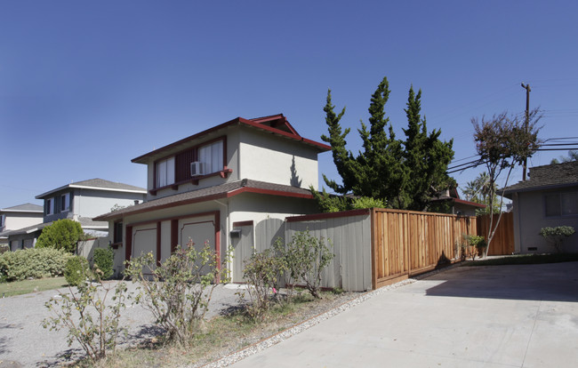 5702 Chesbro Ave in San Jose, CA - Building Photo - Building Photo