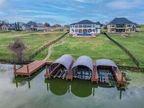 18980 Harbor Side Blvd in Montgomery, TX - Building Photo - Building Photo