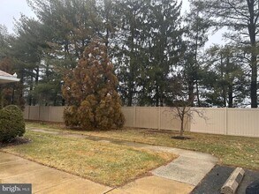 804 Briarwood Ct in Washington Township, NJ - Building Photo - Building Photo