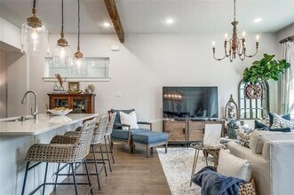 7860 Minglewood Ln in Dallas, TX - Building Photo - Building Photo