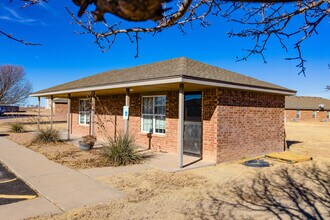 Westover Apartments in Dumas, TX - Building Photo - Building Photo