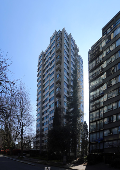 The Sandpiper in Vancouver, BC - Building Photo