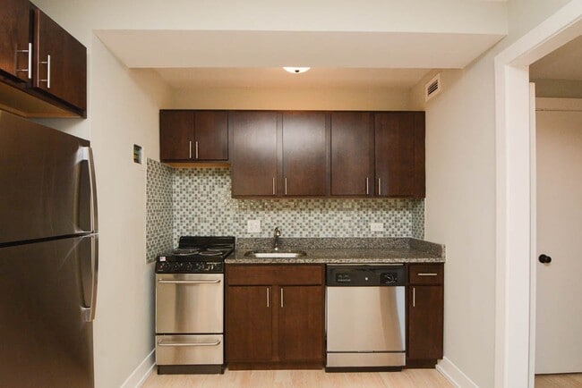 450 W Wellington Ave in Chicago, IL - Building Photo - Building Photo