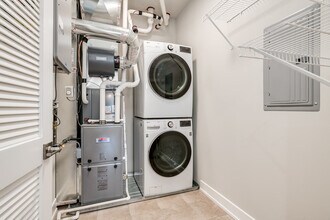 2145 S Halsted St in Chicago, IL - Building Photo - Building Photo