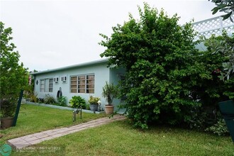 517 Briny Ave in Pompano Beach, FL - Building Photo - Building Photo