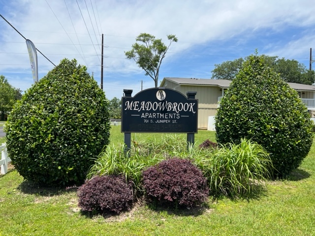 Meadowbrook Apartments in Foley, AL - Foto de edificio