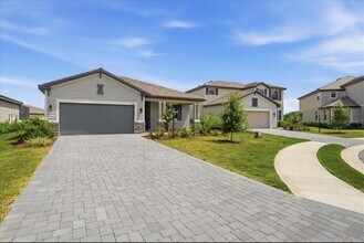 5309 Seal Isle Ct in Bradenton, FL - Building Photo - Building Photo