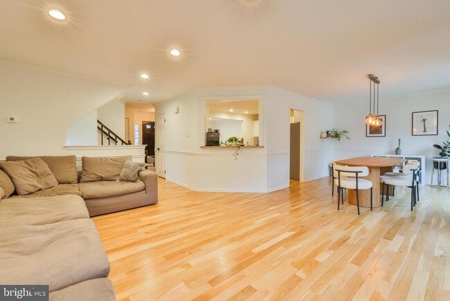 173 Wildflower Cir in Yardley, PA - Building Photo - Building Photo