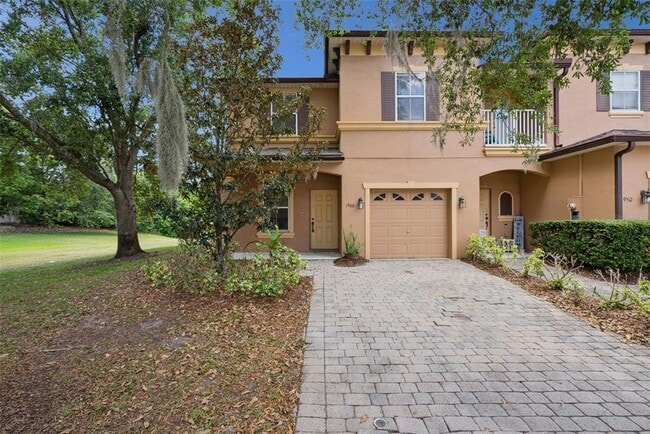 property at 1960 Retreat View Cir