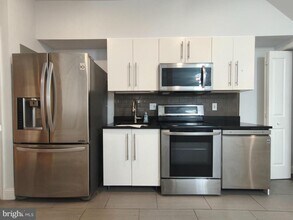 1113 Wallace St in Philadelphia, PA - Building Photo - Building Photo