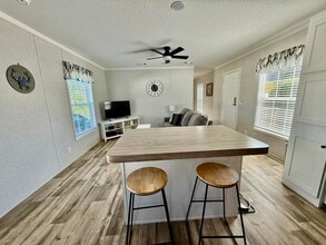 8002 SE Skylark Ave in Hobe Sound, FL - Building Photo - Building Photo