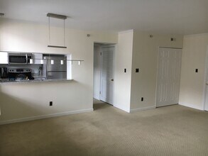 104 Woodside Rd, Unit A203 in Haverford, PA - Building Photo - Building Photo
