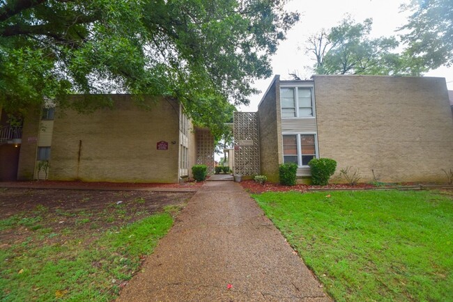property at 32 N Belvedere Blvd