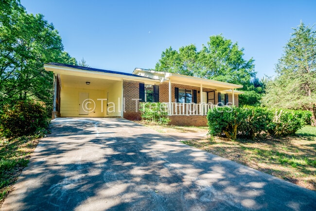 325 Camp Ground Rd in Griffin, GA - Building Photo - Building Photo