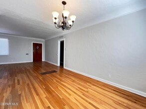 2119 N Stanton St in El Paso, TX - Building Photo - Building Photo